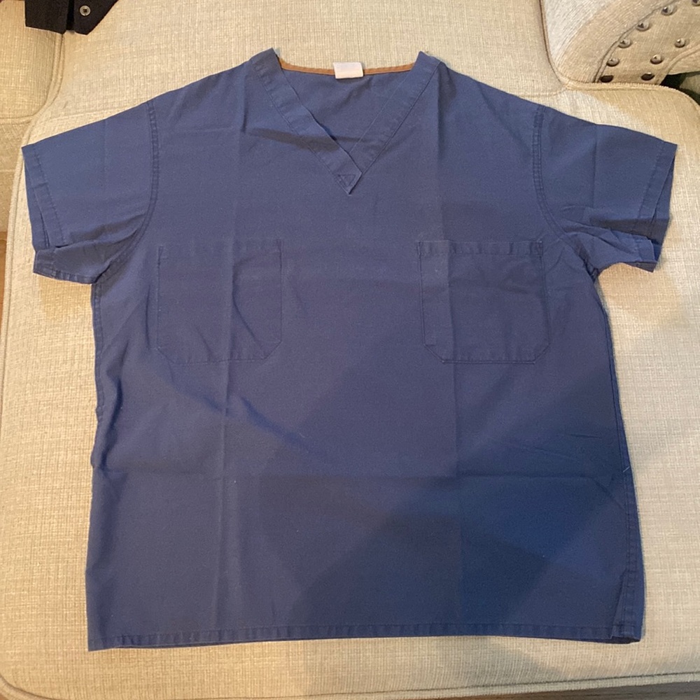 Medical scrub top